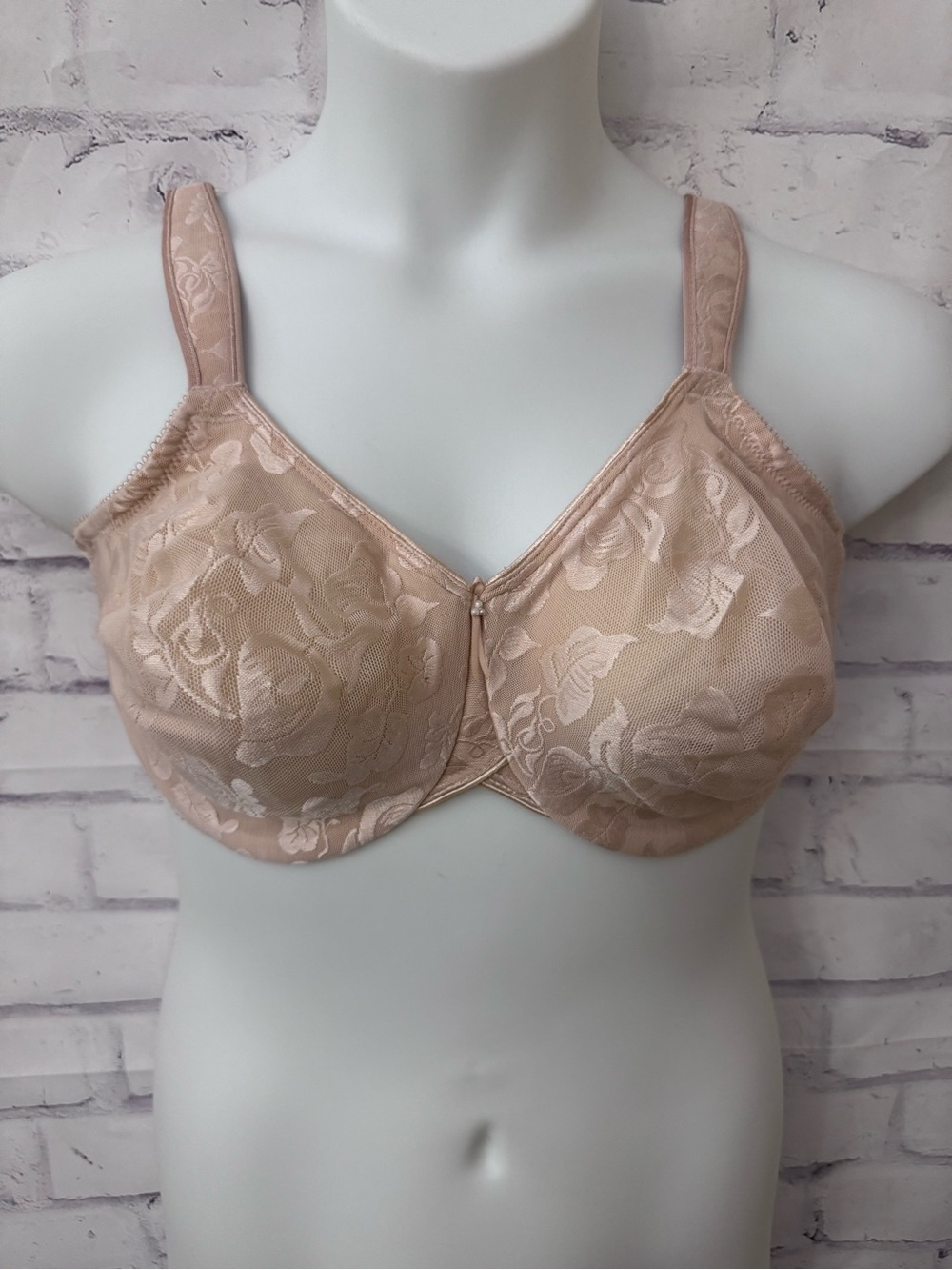 Wacoal Bra 40DD Beige Awareness Underwire Style 85567 Seamless Pink Ribbon